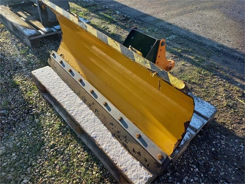 GMR FS1300L Med A-ramme kat. 0 eller Stiga Titan ophæn - Snow plough for Agricultural machinery: picture 2 GMR FS1300L Med A-ramme kat. 0 eller Stiga Titan ophæn - Snow plough for Agricultural machinery: picture 2