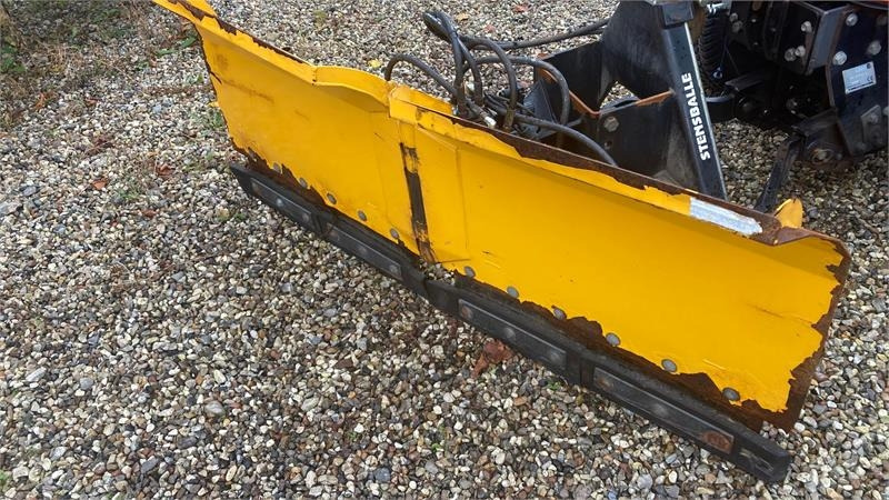 GMR FS1600VL V-Plov - Snow plough for Agricultural machinery: picture 2 GMR FS1600VL V-Plov - Snow plough for Agricultural machinery: picture 2