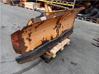 HWH SPV-2HD 2000 - Snow plough for Agricultural machinery: picture 1 HWH SPV-2HD 2000 - Snow plough for Agricultural machinery: picture 1