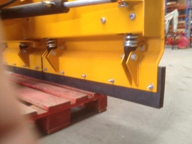 JST MS-200 Sneplov - Snow plough for Agricultural machinery: picture 3 JST MS-200 Sneplov - Snow plough for Agricultural machinery: picture 3