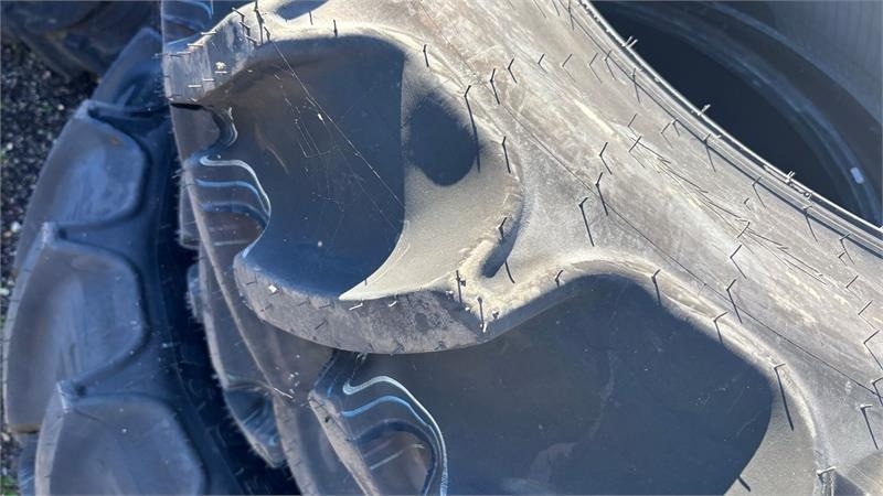 Mitas 420/85R38 & 340/85R28 - Tire for Municipal/ Special vehicle: picture 2 Mitas 420/85R38 & 340/85R28 - Tire for Municipal/ Special vehicle: picture 2