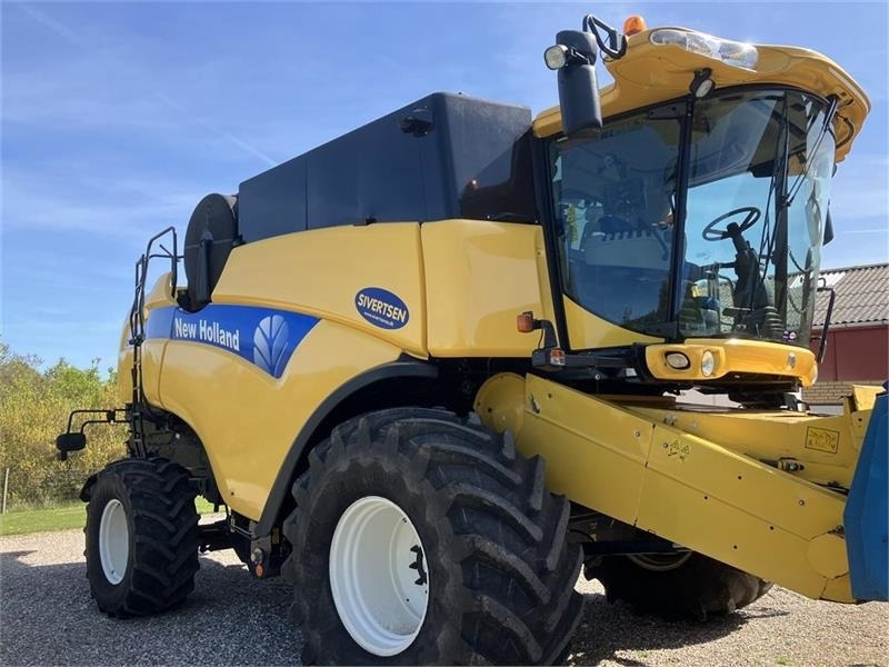 New Holland CX 8080 SLH - Combine harvester: picture 2 New Holland CX 8080 SLH - Combine harvester: picture 2