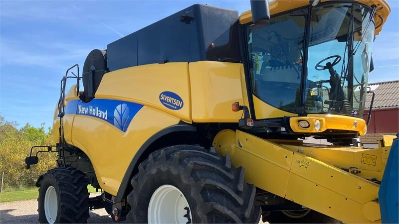 New Holland CX 8080 SLH med 30 fods Varifeed - Combine harvester: picture 2 New Holland CX 8080 SLH med 30 fods Varifeed - Combine harvester: picture 2
