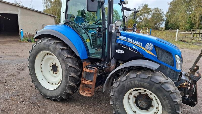 New Holland T5.115 EC - Farm tractor: picture 2 New Holland T5.115 EC - Farm tractor: picture 2