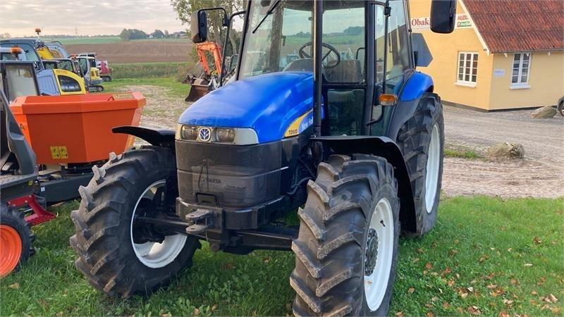 New Holland TD90D - Farm tractor: picture 2 New Holland TD90D - Farm tractor: picture 2