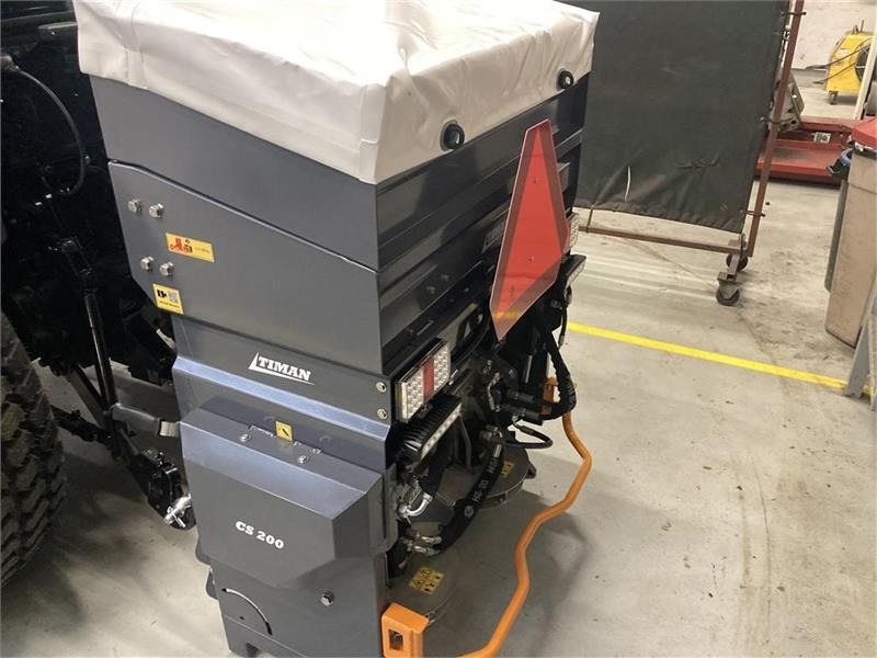 Timan CS-200 Combispreder 300 liter til traktor - Sand/ Salt spreader for Municipal/ Special vehicle: picture 3 Timan CS-200 Combispreder 300 liter til traktor - Sand/ Salt spreader for Municipal/ Special vehicle: picture 3