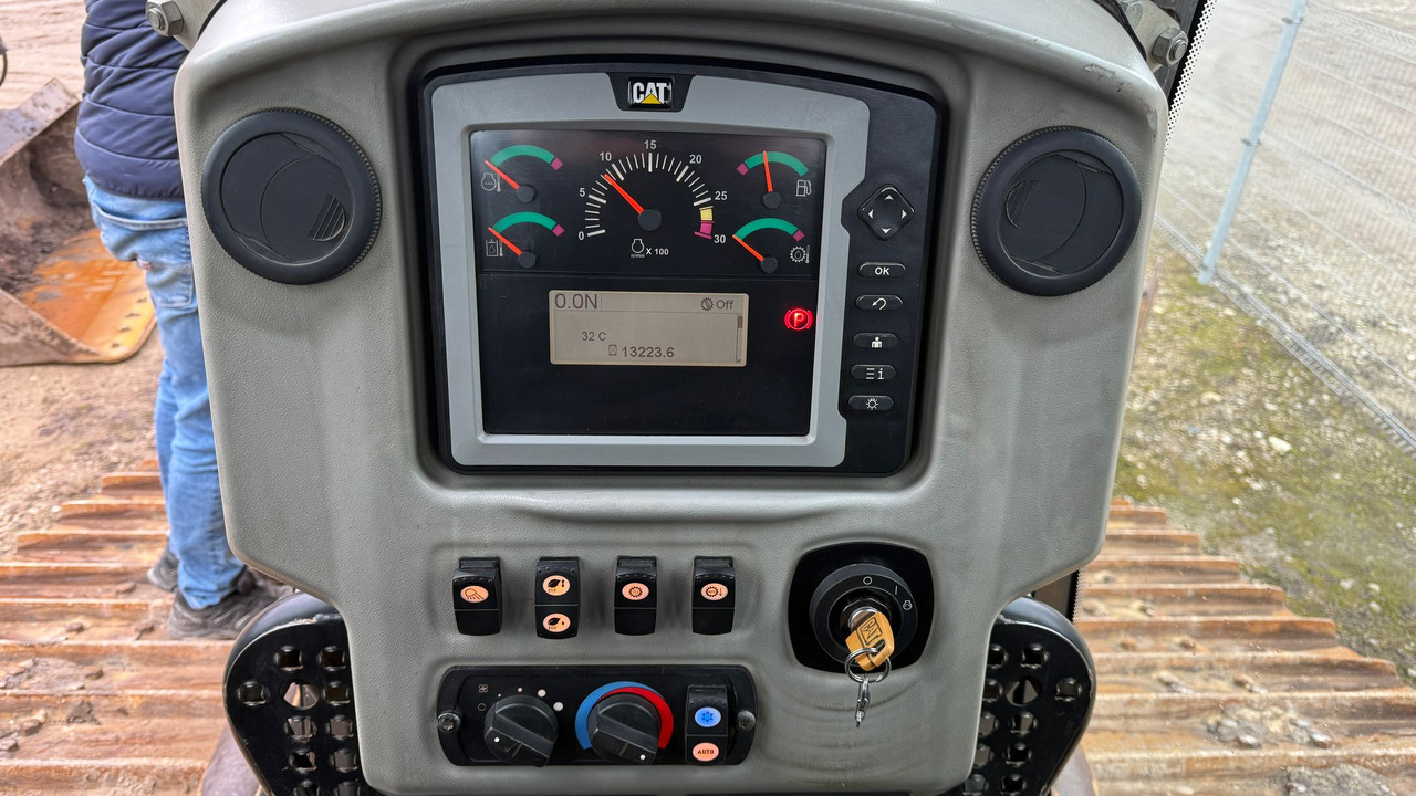 Bulldozer CAT D6N LGP: picture 10 Bulldozer CAT D6N LGP: picture 10