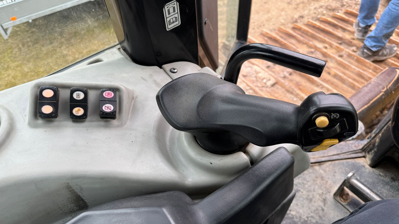 Bulldozer CAT D6N LGP: picture 11 Bulldozer CAT D6N LGP: picture 11