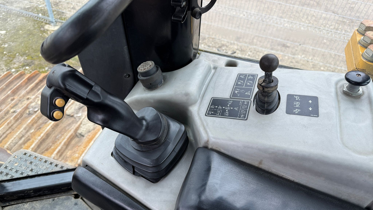 Bulldozer CAT D6N LGP: picture 12 Bulldozer CAT D6N LGP: picture 12