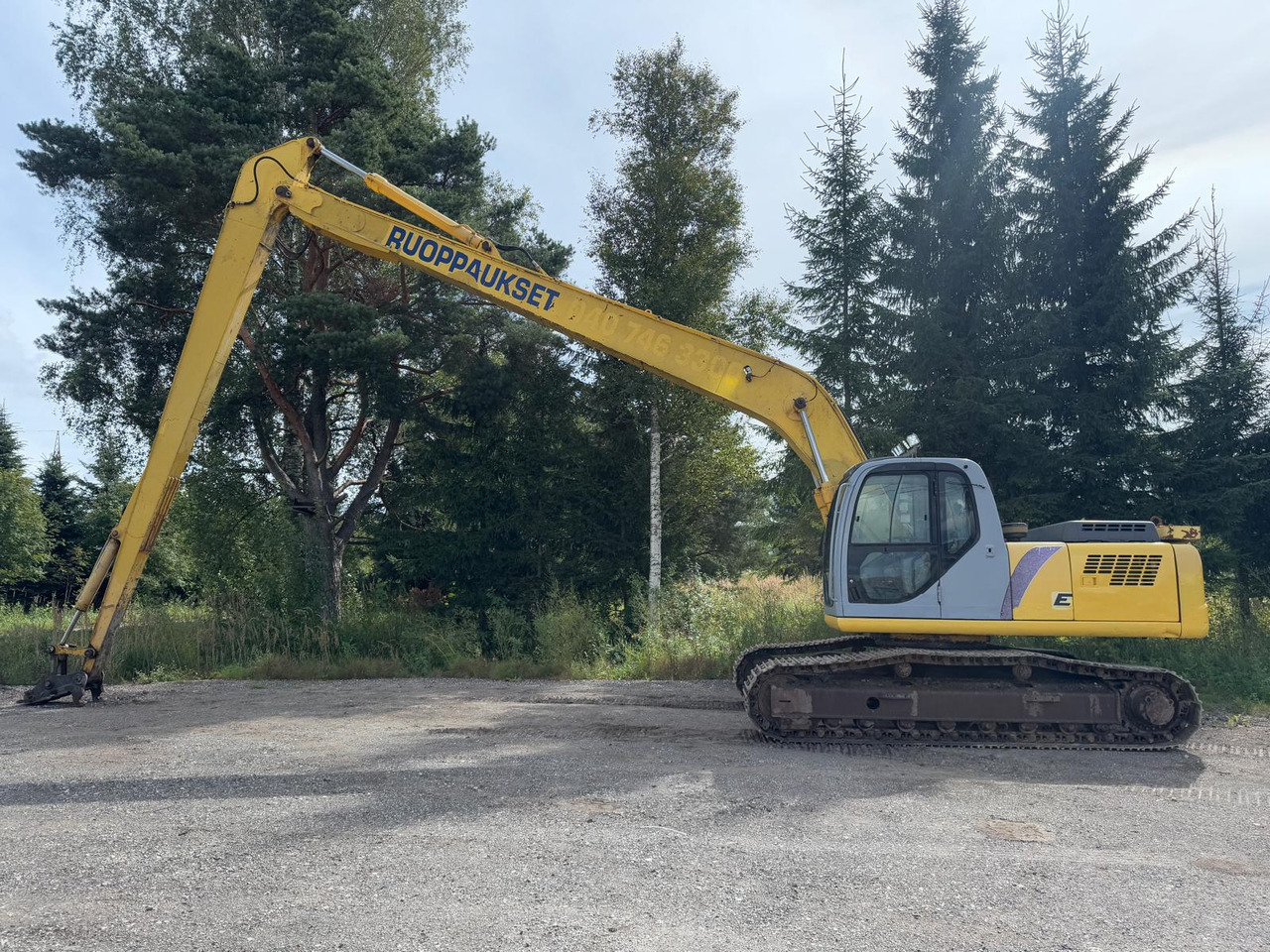 New Holland E 215 - Crawler excavator: picture 2 New Holland E 215 - Crawler excavator: picture 2