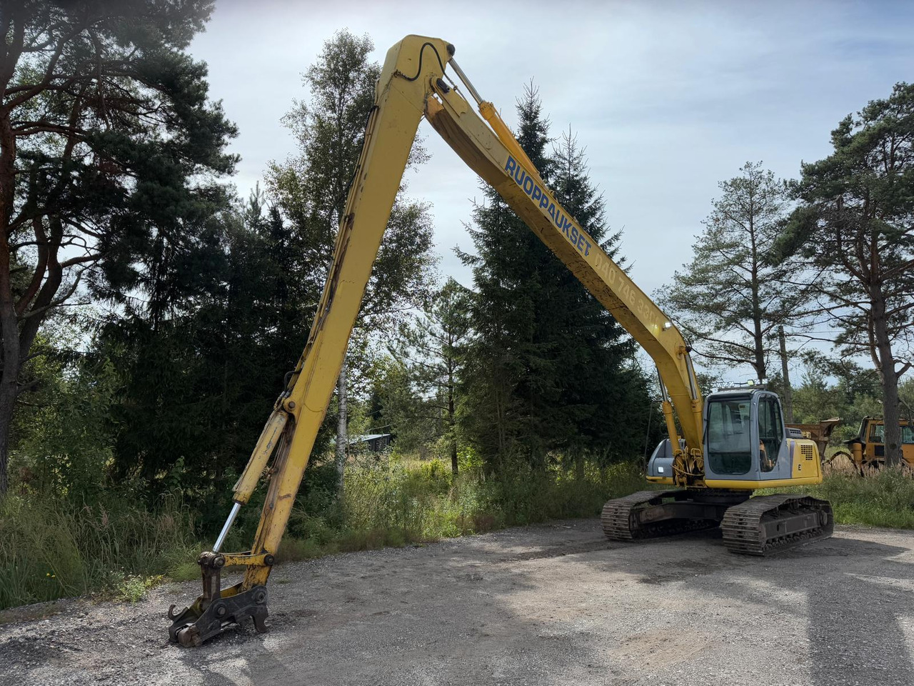 New Holland E 215 - Crawler excavator: picture 1 New Holland E 215 - Crawler excavator: picture 1