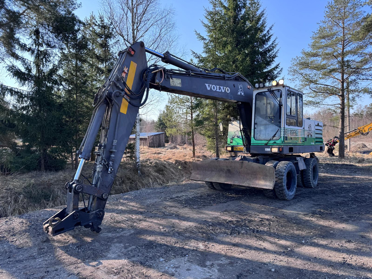 VOLVO EW200 - Wheel excavator: picture 1 VOLVO EW200 - Wheel excavator: picture 1
