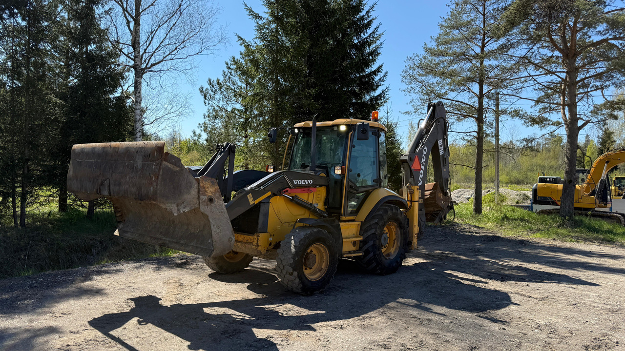 Volvo BL71 - Backhoe loader: picture 2 Volvo BL71 - Backhoe loader: picture 2