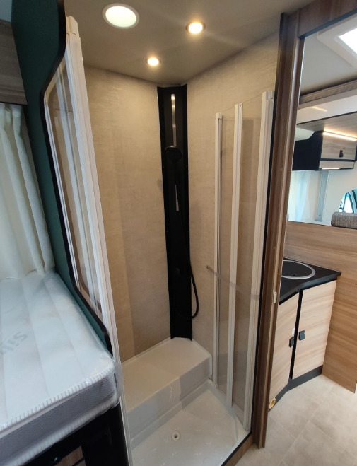 New Camper van RIMOR Rimor KILIG 95 Plus NEW Retrofitted 5 Passenger Winter Camera Navigation: picture 17