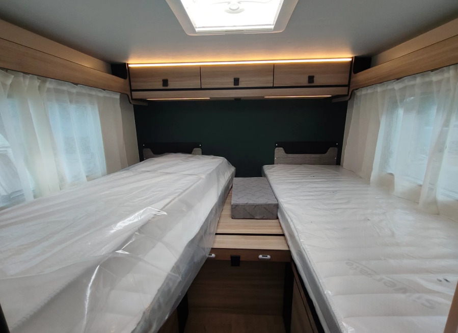 New Camper van RIMOR Rimor KILIG 95 Plus NEW Retrofitted 5 Passenger Winter Camera Navigation: picture 20