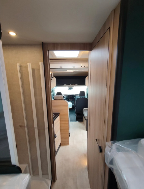 New Camper van RIMOR Rimor KILIG 95 Plus NEW Retrofitted 5 Passenger Winter Camera Navigation: picture 22