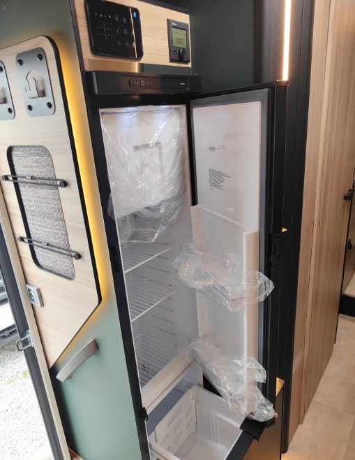 New Camper van RIMOR Rimor KILIG 95 Plus NEW Retrofitted 5 Passenger Winter Camera Navigation: picture 23