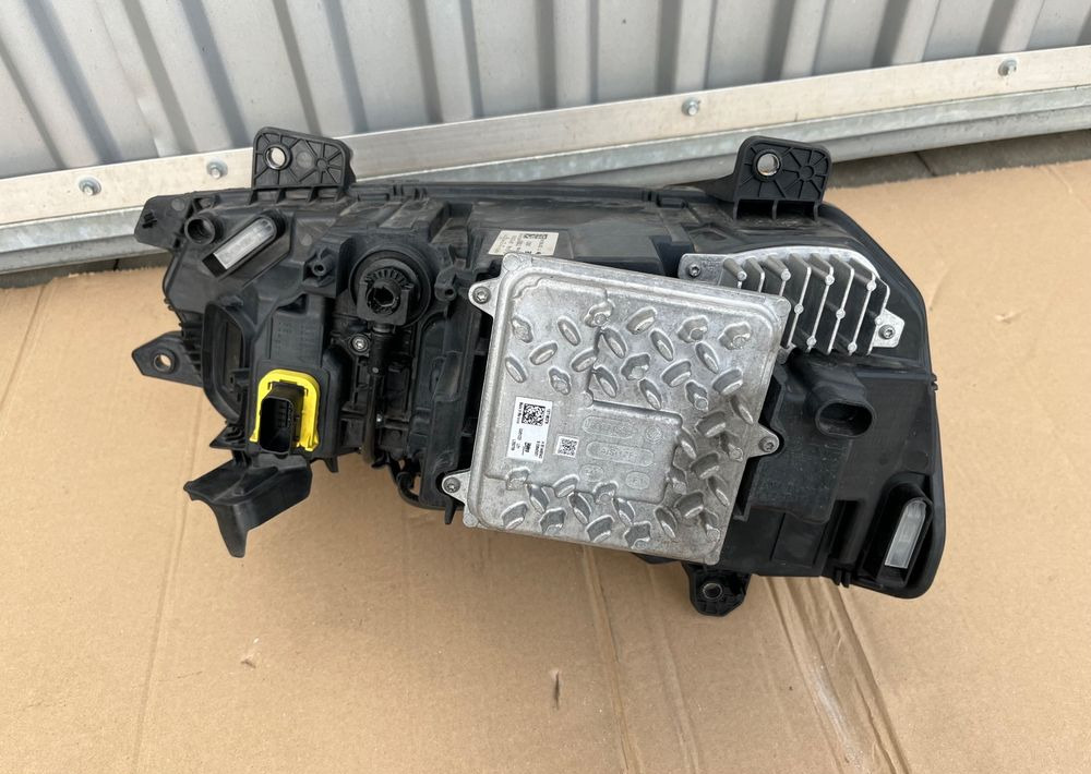 Lamp LED DAF XG XG+ XF prawa reflektor oryginał - Lights/ Lighting for Truck: picture 2 Lamp LED DAF XG XG+ XF prawa reflektor oryginał - Lights/ Lighting for Truck: picture 2