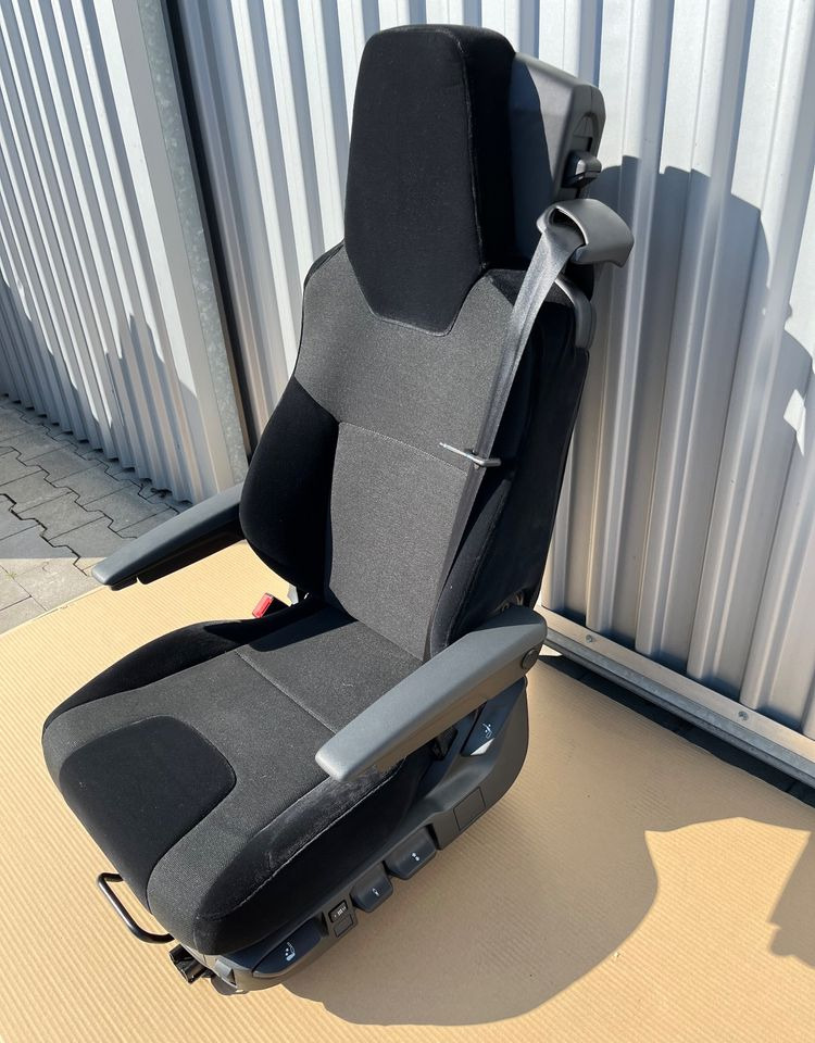 NOWY Fotel kierowcy MAN TG3 TGX nowy model siedzenie lewe - Seat for Truck: picture 2 NOWY Fotel kierowcy MAN TG3 TGX nowy model siedzenie lewe - Seat for Truck: picture 2