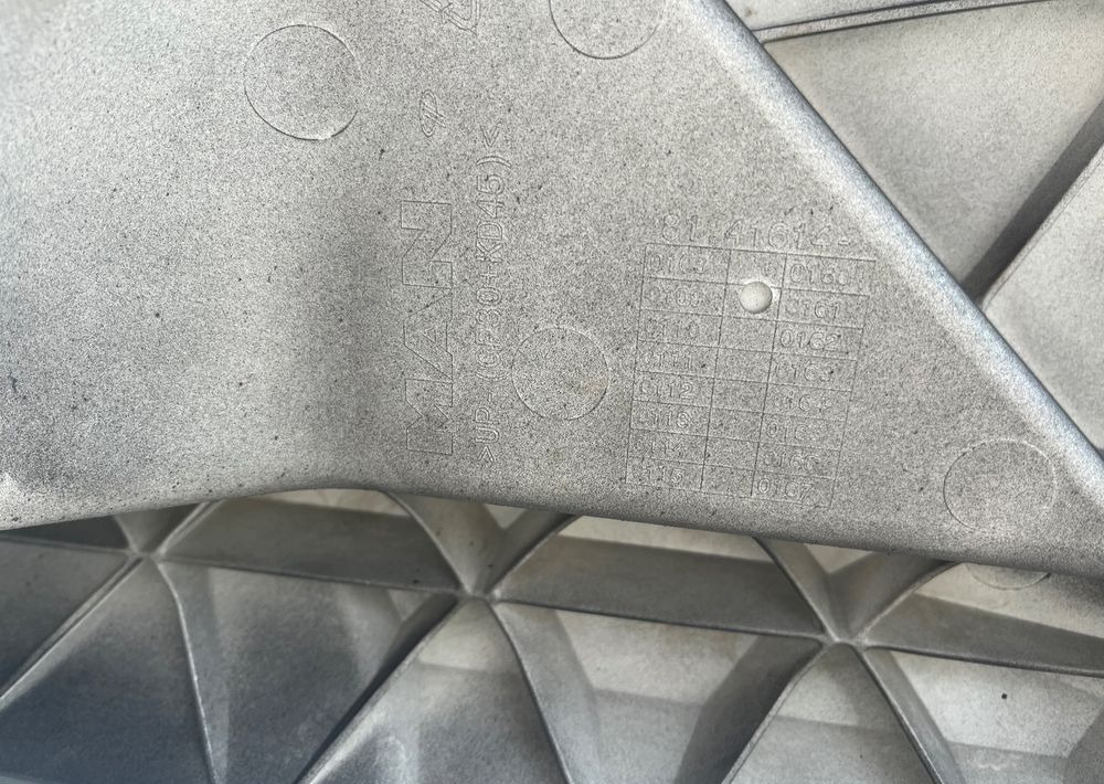 NOWY zderzak MAN TGL TG3 nowy model oryginał - Body and exterior for Truck: picture 2 NOWY zderzak MAN TGL TG3 nowy model oryginał - Body and exterior for Truck: picture 2