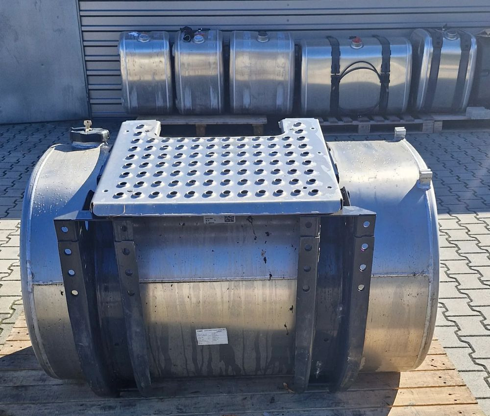 VOLVO FH4 FH5 RENAULT GAMA T ZBIORNIK PALIWA 480L - Fuel tank for Truck: picture 4 VOLVO FH4 FH5 RENAULT GAMA T ZBIORNIK PALIWA 480L - Fuel tank for Truck: picture 4
