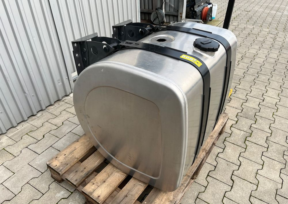 Zbiornik paliwa Volvo FH Renault 330 litrów bak jak nowy - Fuel system for Truck: picture 3 Zbiornik paliwa Volvo FH Renault 330 litrów bak jak nowy - Fuel system for Truck: picture 3