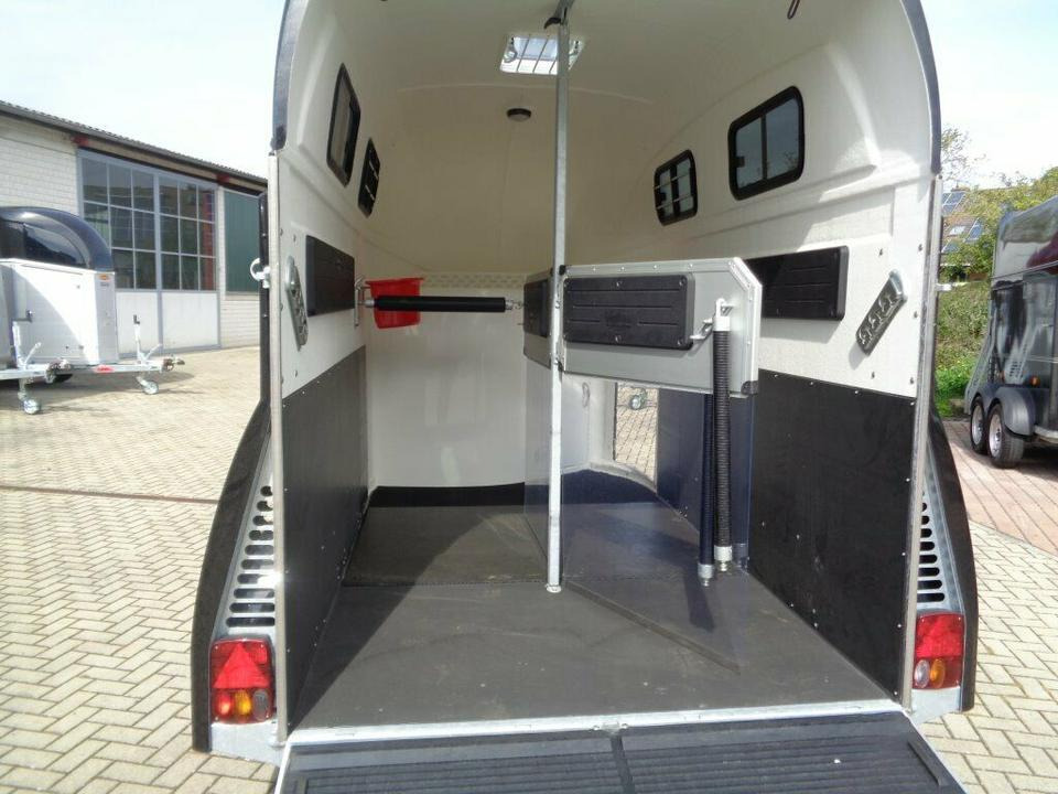 Horse trailer Böckmann, Pferdeanhänger, Grand Master, WCF,Aluboden, 100 km/h: picture 10 Horse trailer Böckmann, Pferdeanhänger, Grand Master, WCF,Aluboden, 100 km/h: picture 10