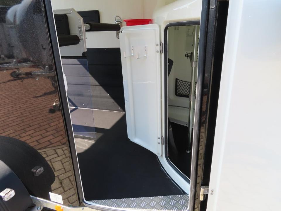 Horse trailer Böckmann Pferdeanhänger,Master-WCF, Flügeltür, SaKa. 100 km/h: picture 8 Horse trailer Böckmann Pferdeanhänger,Master-WCF, Flügeltür, SaKa. 100 km/h: picture 8