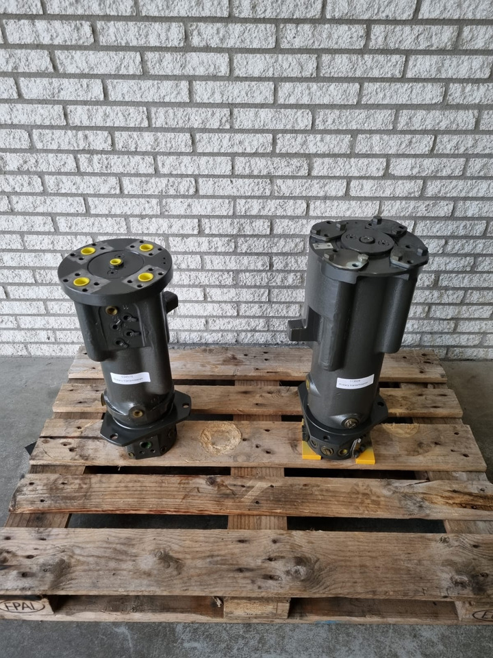 SENNEBOGEN Rotary union / Centrale doorvoer 113604 / 034570 - Hydraulics for Waste/ Industry handler: picture 2 SENNEBOGEN Rotary union / Centrale doorvoer 113604 / 034570 - Hydraulics for Waste/ Industry handler: picture 2