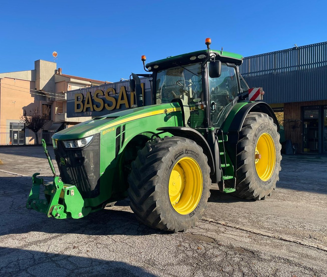 JOHN DEERE 8370 R - Farm tractor: picture 1 JOHN DEERE 8370 R - Farm tractor: picture 1