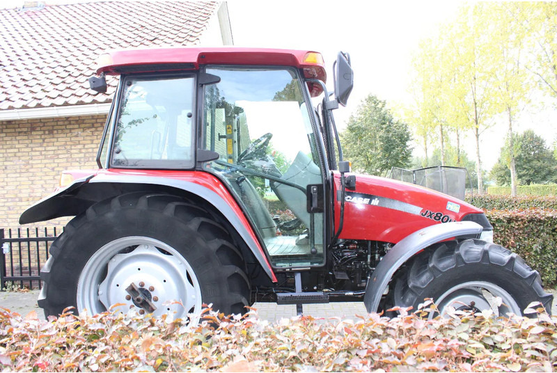 Case IH JX80U - Farm tractor: picture 2 Case IH JX80U - Farm tractor: picture 2