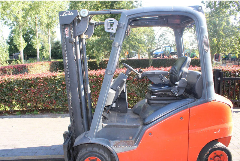 Forklift Linde H20D: picture 6 Forklift Linde H20D: picture 6