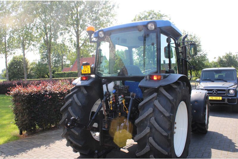 New Holland T4050 - Farm tractor: picture 4 New Holland T4050 - Farm tractor: picture 4