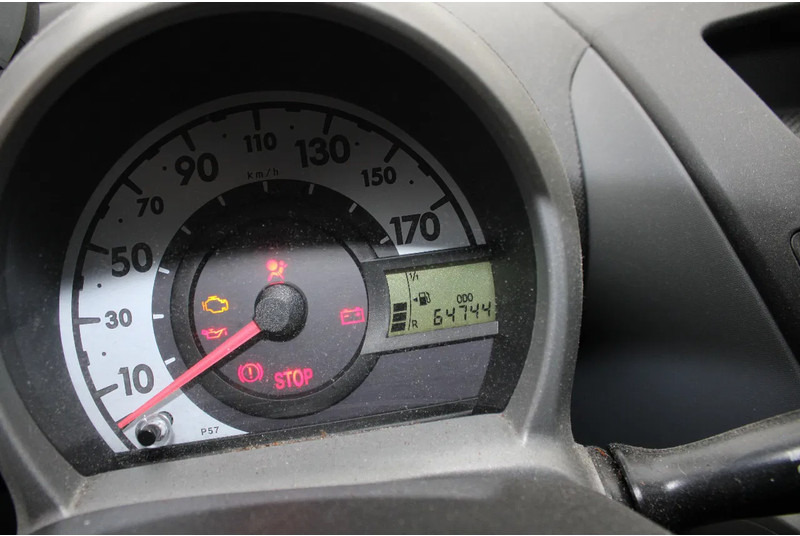 Hatchback Peugeot 107: picture 7 Hatchback Peugeot 107: picture 7