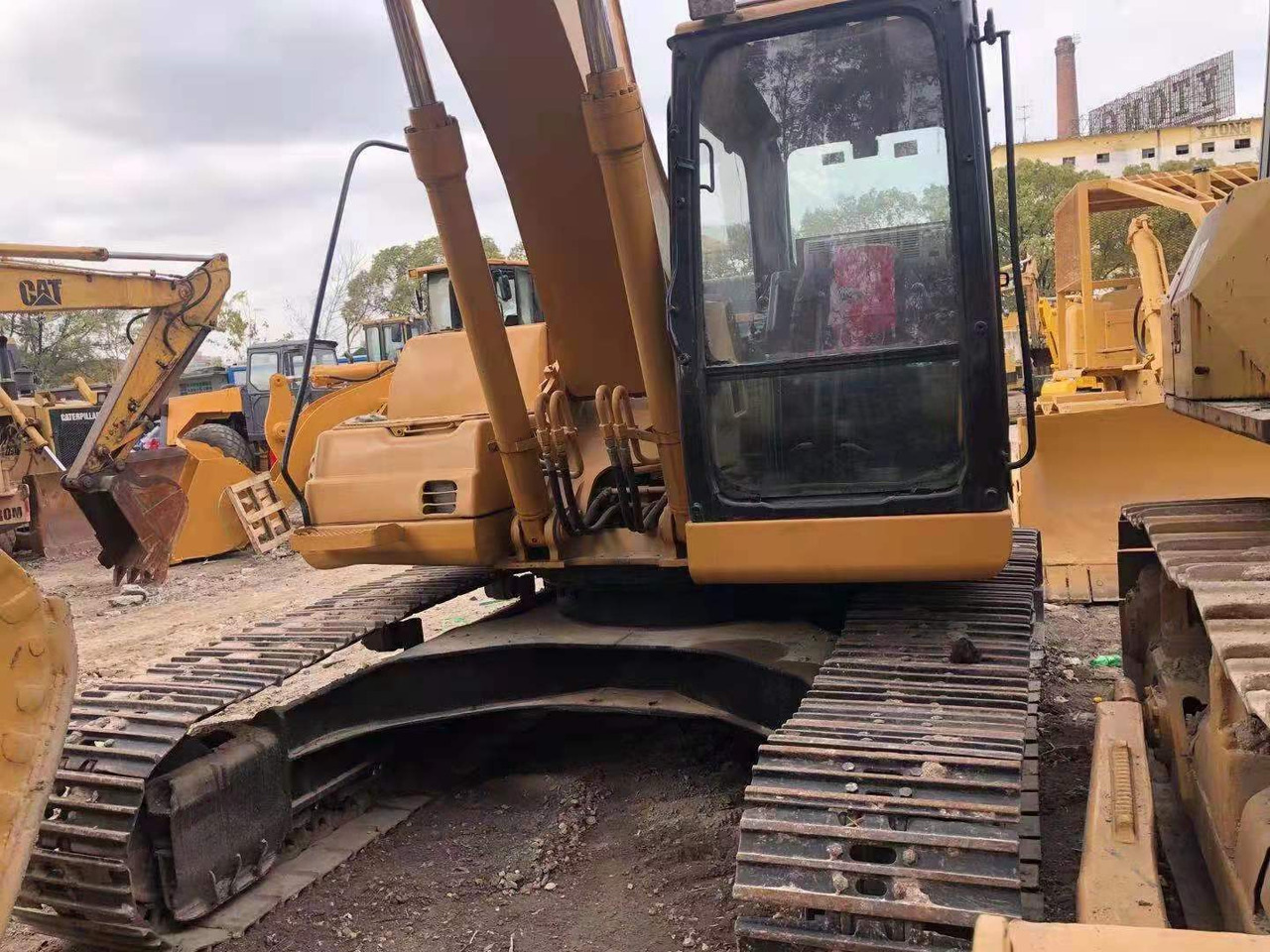 CATERPILLAR 320b - Crawler excavator: picture 3 CATERPILLAR 320b - Crawler excavator: picture 3