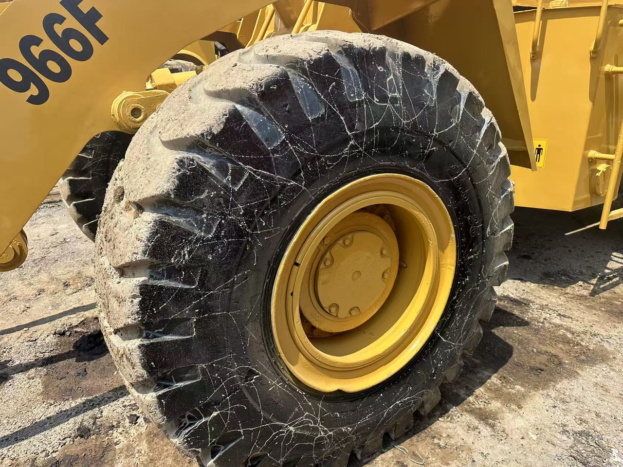 Wheel loader CATERPILLAR 966f [ Copy ] [ Copy ] [ Copy ] [ Copy ] [ Copy ] [ Copy ] [ Copy ]: picture 12