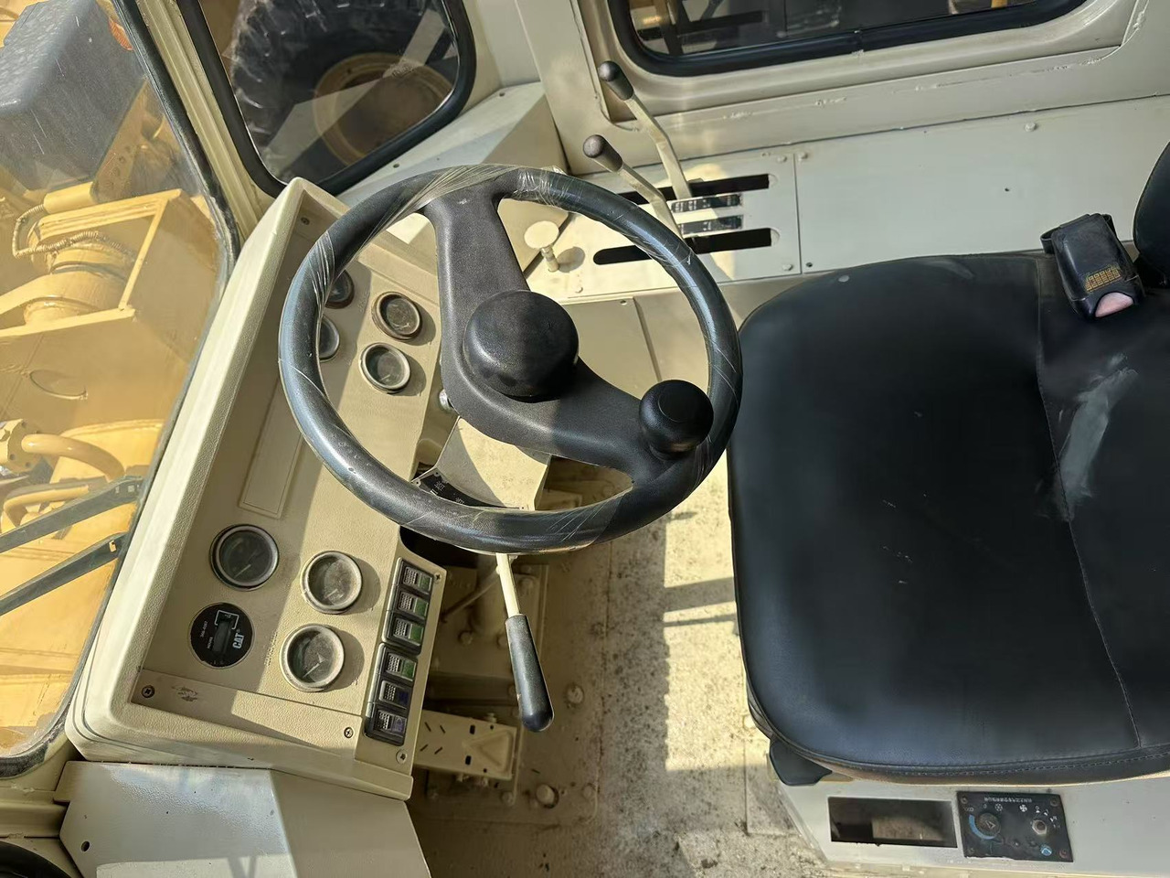 Wheel loader CATERPILLAR 966f [ Copy ] [ Copy ] [ Copy ] [ Copy ] [ Copy ] [ Copy ] [ Copy ]: picture 8