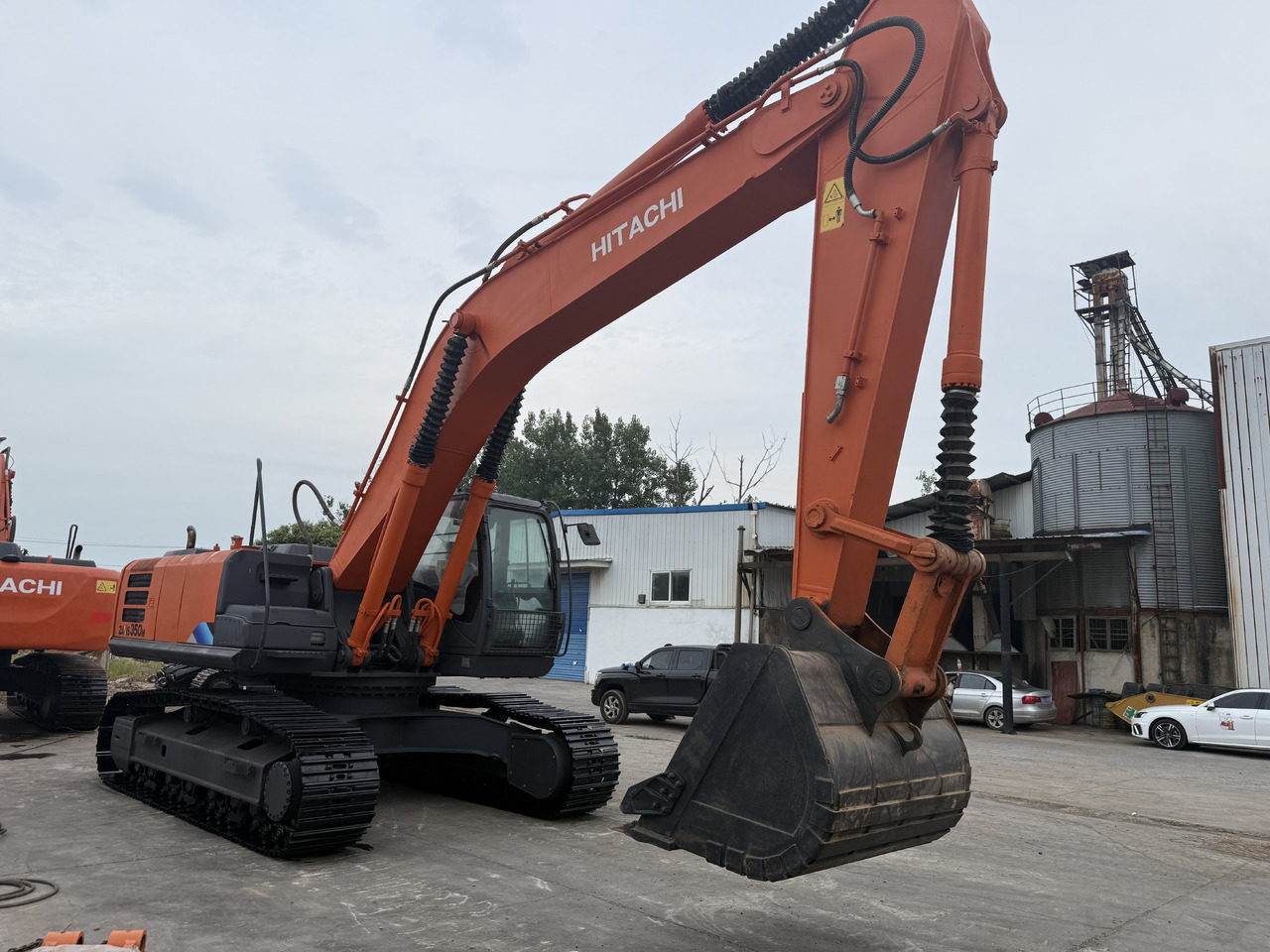 HITACHI 350-5g - Crawler excavator: picture 5 HITACHI 350-5g - Crawler excavator: picture 5