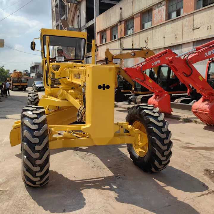 Japan Komatsu GD511 Motor Grader Cheap Price Komatsu Road Grader GD511 Good Condition in China - Grader: picture 4 Japan Komatsu GD511 Motor Grader Cheap Price Komatsu Road Grader GD511 Good Condition in China - Grader: picture 4