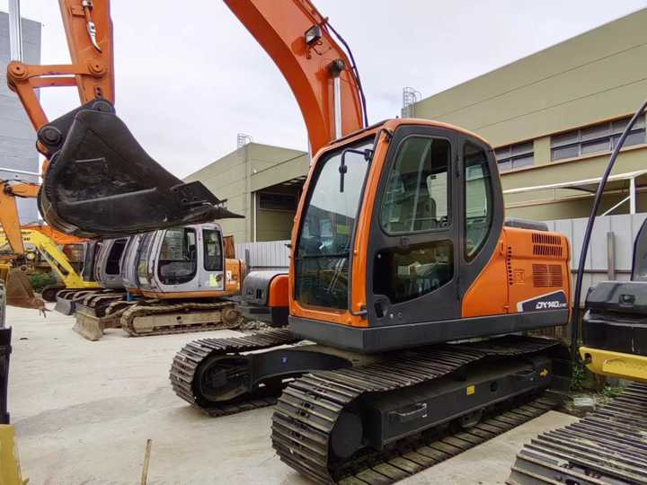 Used Digger DOOSAN DX140 Construction Machinery Construction Digger Used DOOSAN DX140 Cheap Excavator - Crawler excavator: picture 3 Used Digger DOOSAN DX140 Construction Machinery Construction Digger Used DOOSAN DX140 Cheap Excavator - Crawler excavator: picture 3
