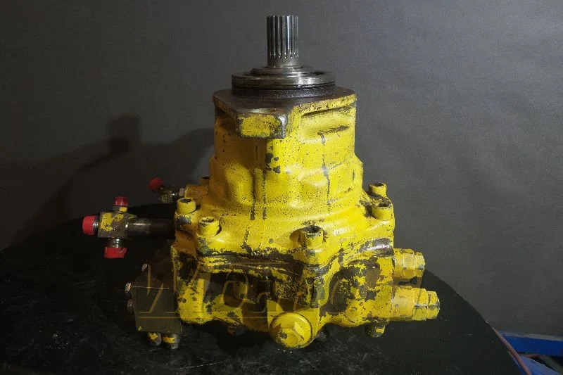 Komatsu PC210-6K - Hydraulic motor for Construction machinery: picture 1 Komatsu PC210-6K - Hydraulic motor for Construction machinery: picture 1