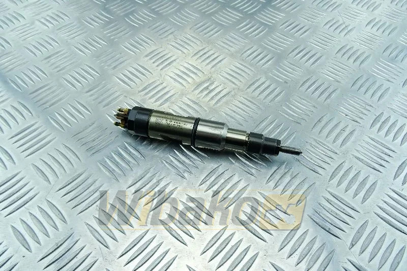 Liebherr 600D1 10138687 - Injector for Construction machinery: picture 1 Liebherr 600D1 10138687 - Injector for Construction machinery: picture 1