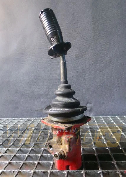Liebherr VG7 4/4 TLU 04 9270501 103 - Hydraulic valve for Construction machinery: picture 1 Liebherr VG7 4/4 TLU 04 9270501 103 - Hydraulic valve for Construction machinery: picture 1