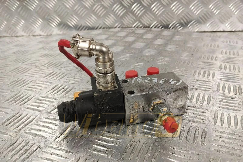 Liebherr W3Z-1158 - Hydraulic valve for Construction machinery: picture 1 Liebherr W3Z-1158 - Hydraulic valve for Construction machinery: picture 1