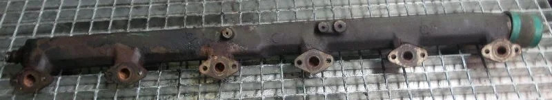 Volvo D12D 479602/479601 - Intake manifold for Construction machinery: picture 1 Volvo D12D 479602/479601 - Intake manifold for Construction machinery: picture 1