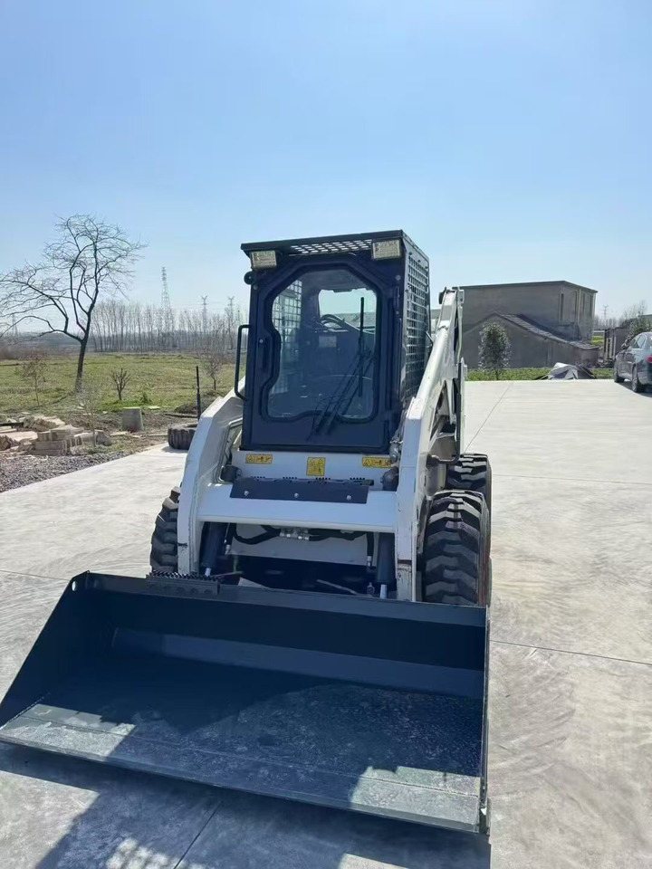 BOBCAT S180 - Skid steer loader: picture 5 BOBCAT S180 - Skid steer loader: picture 5