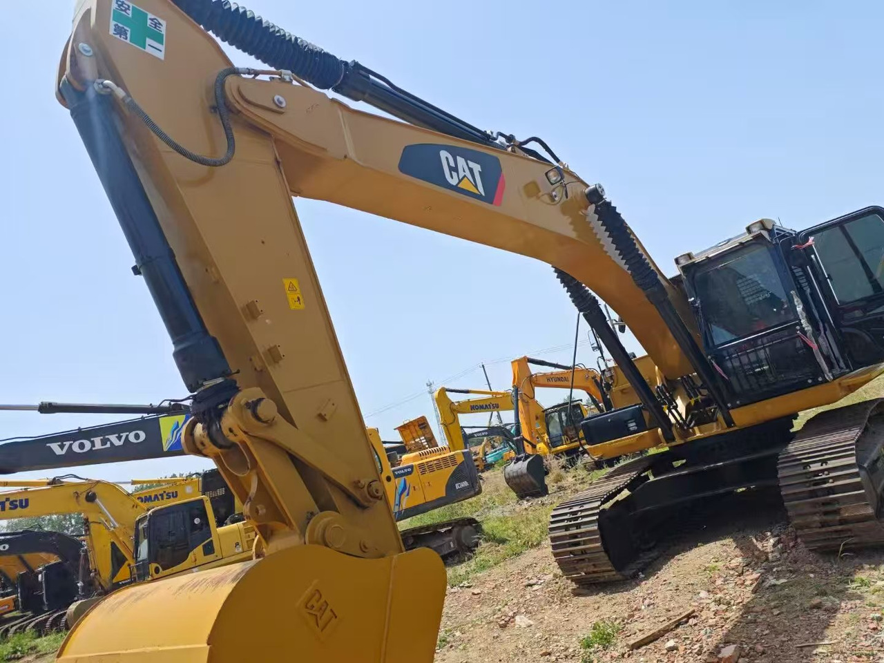 Crawler excavator CATERPILLAR 329D: picture 10