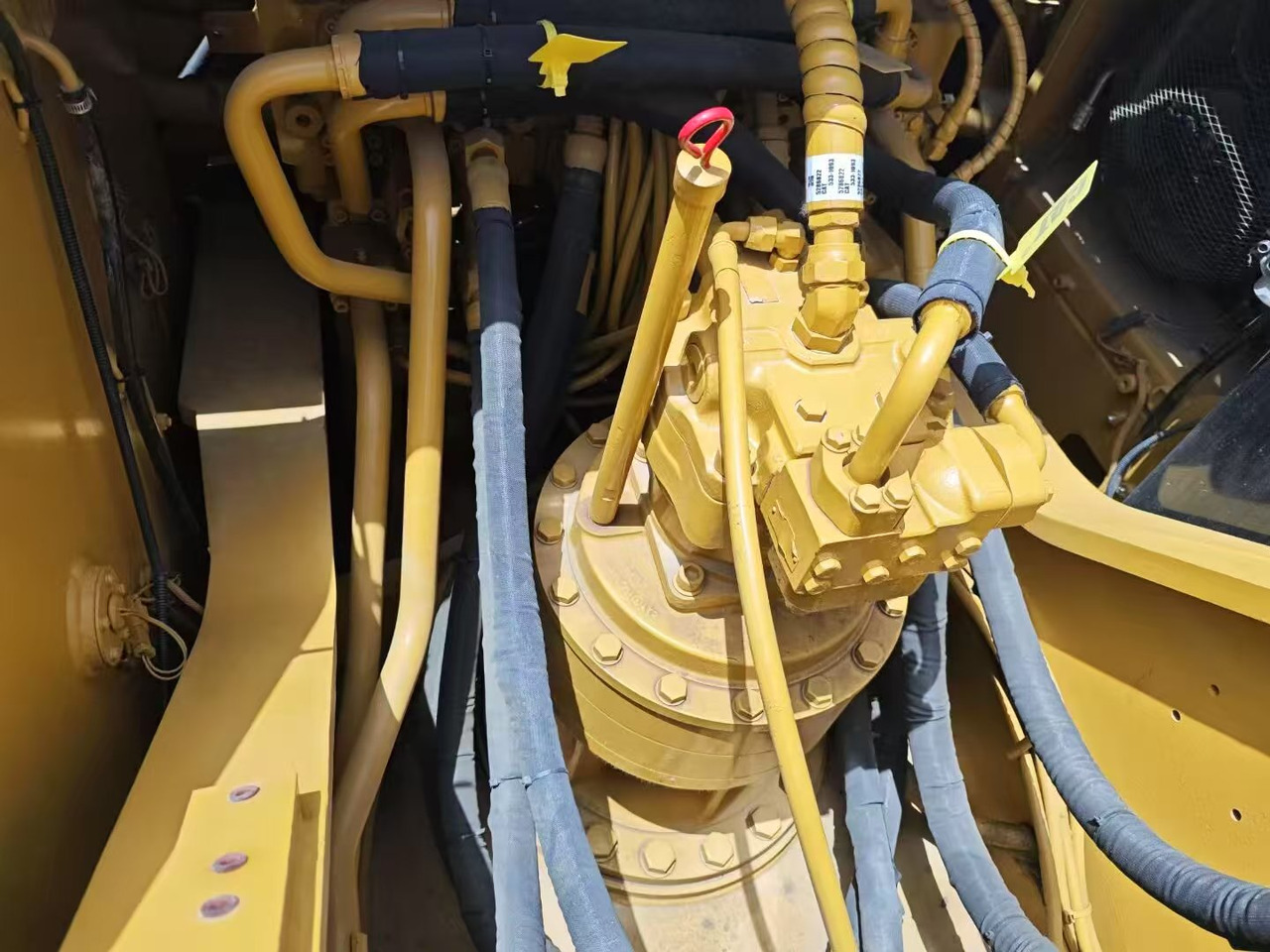 Crawler excavator CATERPILLAR 329D: picture 7