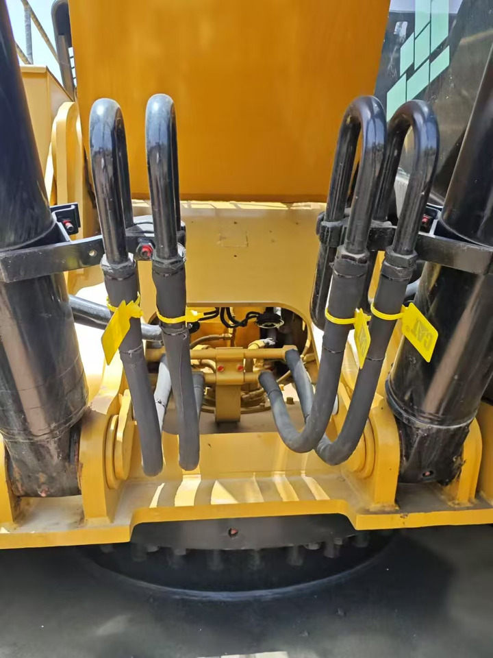 Crawler excavator CATERPILLAR 329D: picture 8