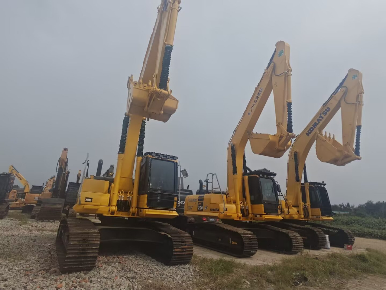 小松PC220 - Crawler excavator: picture 2 小松PC220 - Crawler excavator: picture 2